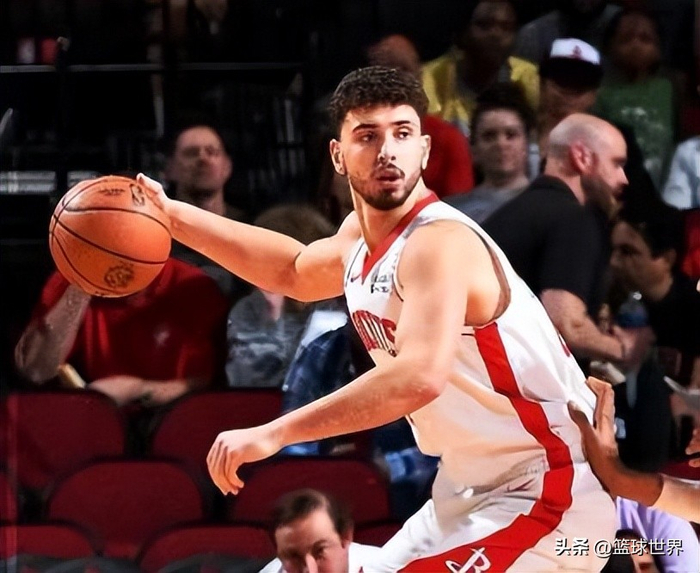 火箭半场轰出13分差杜兰特独得10分申京两双助队