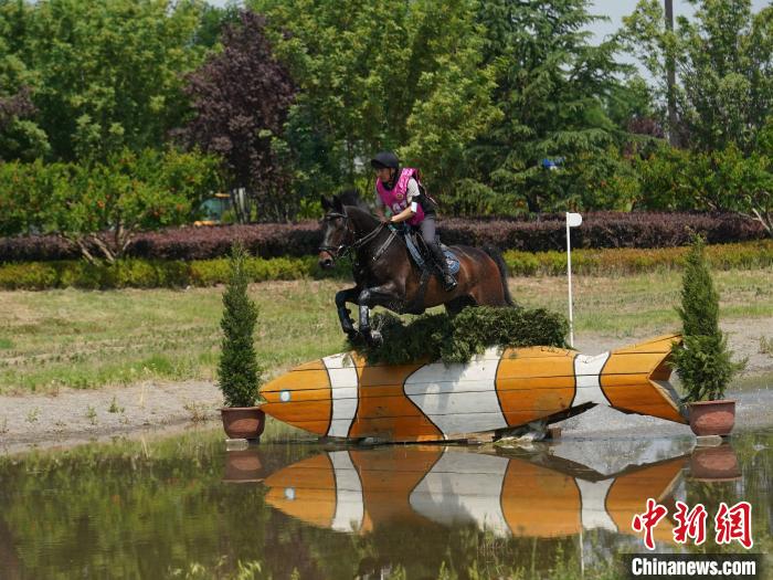 第十五届全运会马术三项资格赛越野赛陕西队暂