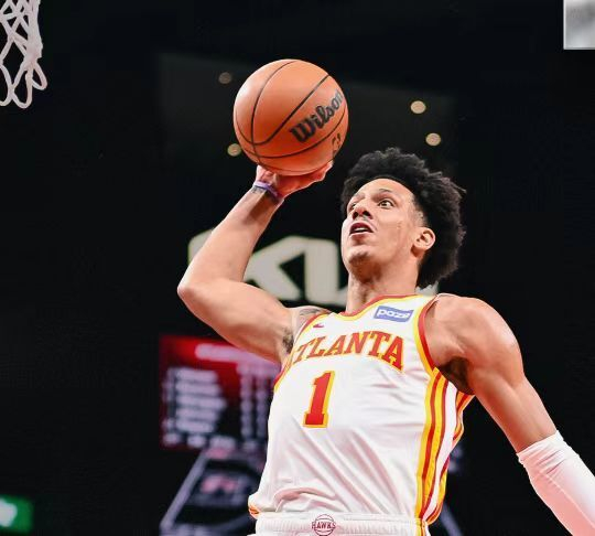 老鹰队核心阵容重组引连