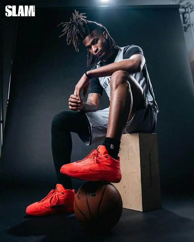 文班亚马60胜赛季高光引热议 球鞋关注度飙升 福