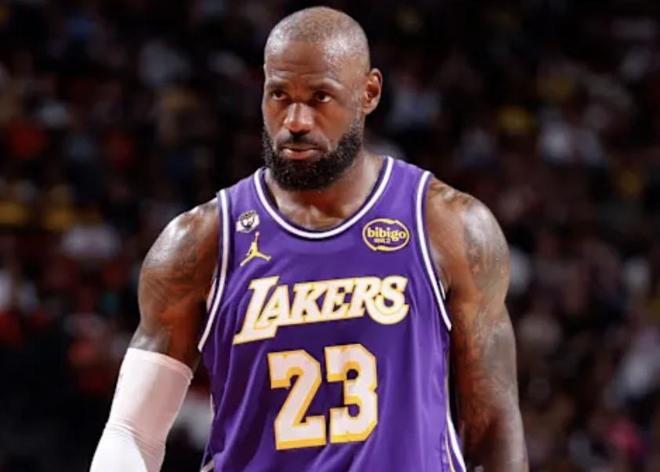 湖人客场力克勇士 肯纳德盛赞詹姆斯领袖风采