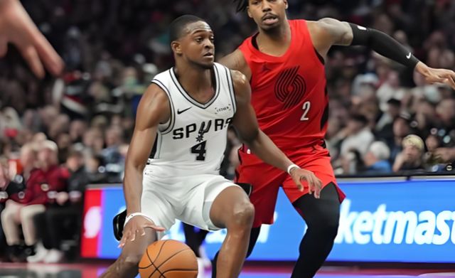 马刺双星闪耀开拓者 节奏掌控与替补爆发成胜负