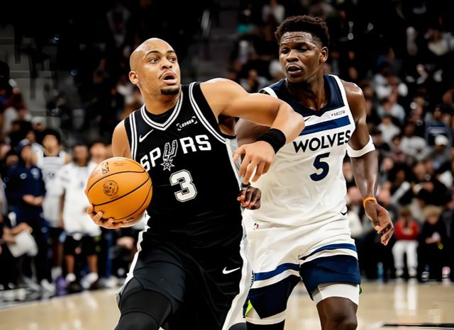 马刺双星闪耀开拓者 节奏掌控与替补爆发成胜负